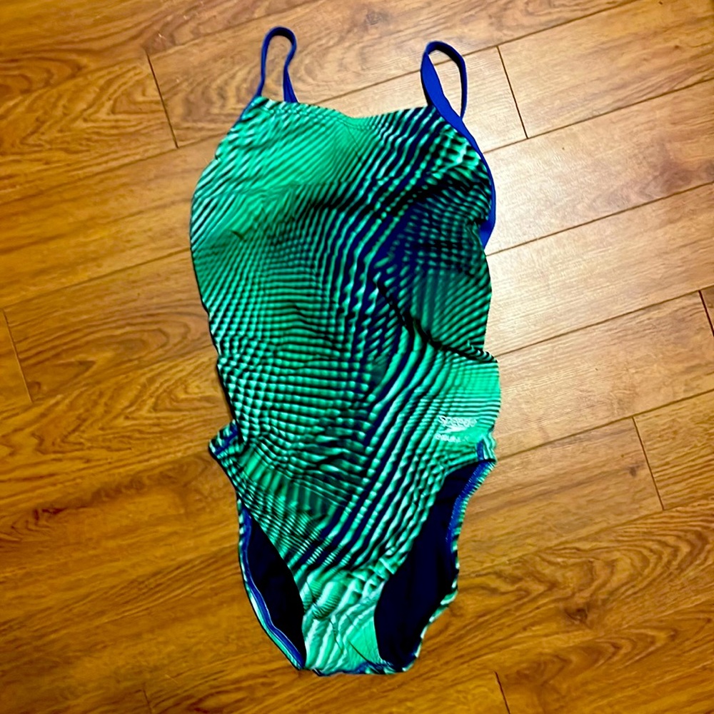 Brand new, with tags, in box speedo endurance suit. Size 30